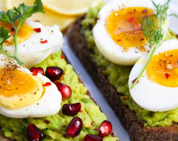 Τα-αυγά-ανεβάζουν-τελικά-τη-χοληστερίνη-ή-ωφελούν;