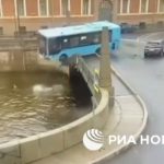 Βίντεο-σοκ-από-την-Αγία-Πετρούπολη-–-Λεωφορείο-με-20-επιβάτες-πέφτει-σε-ποτάμι- 