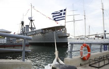 Θεσσαλονίκη:-Μεταφέρεται-το-αντιτορπιλικό-«Βέλος»-για-συντήρηση-–-Ο-σχεδιασμός-για-το-ιστορικό-πλοίο